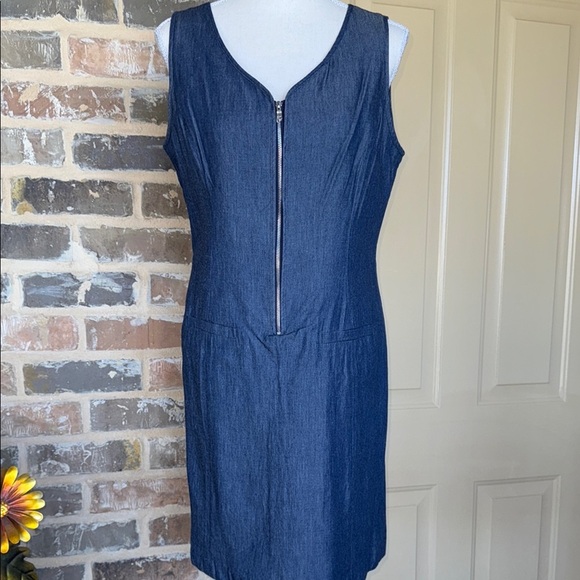 Nine West Chambray Denim Sleeveless Sheath Mini Dress Denim Silver Zip Front - Picture 3 of 13